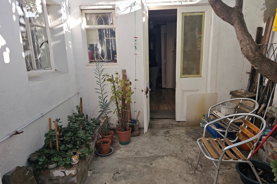 6 Bedroom Property for Sale in Woodstock Western Cape
